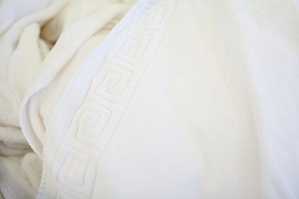 포토 JPG 해외이미지 직업 옷 산업 호텔 건조 사람 사람없음 빨간색 수건 쌓기 금속 기계 공구 직물 업무 빨래 철 오브젝트 서비스 시설 상업 롤 롤러 언론 시트 옛날 철강 해외202008 해외포토 컬러 가사 모션 재질 숙소 위생용품 도구 작업 파일형식