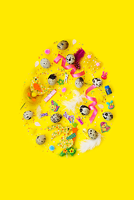 포토 JPG 해외이미지 전통 디자인 계절 음식 나비 백그라운드 컨셉 재료 조류 휴가 부활절 선물 사람없음 장식 세로 컬러풀 노란색 우주 계란 축제 봄 껍질 축하 토끼 인사 신용카드 그룹 황금 플랫 정상 작음 수집 심볼 오브젝트 활 날것 머리위 위치 메추리 카피스페이스 해외202008 해외포토 동물 기념일 컬러 곤충 포유류 금융 반려동물 알 공백 예절 크기 파일형식