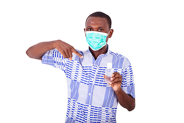 포토 JPG 해외이미지 라이프스타일 무기 얼굴 손가락 주택 관리 손잡이 가면 한명 서기 사람 성인 내부 가리킴 표현 잡기 자신감 호흡기관 바이러스 보호 질병 플라스틱 보여주기 고립 심각 전염병 해외202008 해외포토 1 손 감정 컨셉 의학 모션 재질 손짓 건물 생활 신체부위 장기_의학 파일형식