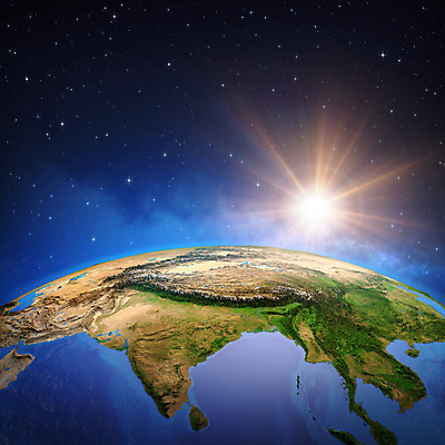 포토 JPG 해외이미지 아시아 별 지구 과학 백그라운드 지도 일러스트 산 동양인 사람없음 빛 세계 글로벌 햇빛 태양 지구본 3D 우주 일출 환경 중국 별자리 행성 인공위성 분위기 땅 인도인 대륙 상승 은하계 지형 빛망울 땅바닥 조감도 지리 히말라야 수평선 해외202008 해외포토 자연요소 외국인 나라 컨셉 통신 바닥 인종 노을 디지털합성 파일형식 산맥