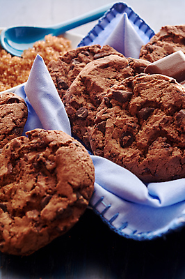 포토 JPG 해외이미지 접시 어린이 음식 다이어트 재료 디저트 주택 건강 요리 사람없음 갈색 노란색 쿠키 주방 초콜릿 숟가락 검은색 어둠 활발 우유 조미료 달콤 맛 아침식사 크리스탈 가루 설탕 굽기 묘사 질감 아로마 칼로리 코코아 내추럴 단백질 영양분 정물화 페스츄리 맛있는 해외202008 해외포토 식기 음료 빵 컬러 컨셉 유제품 수저 사람 건물 식사 광석 구이 그림 영양소 향미료 파일형식