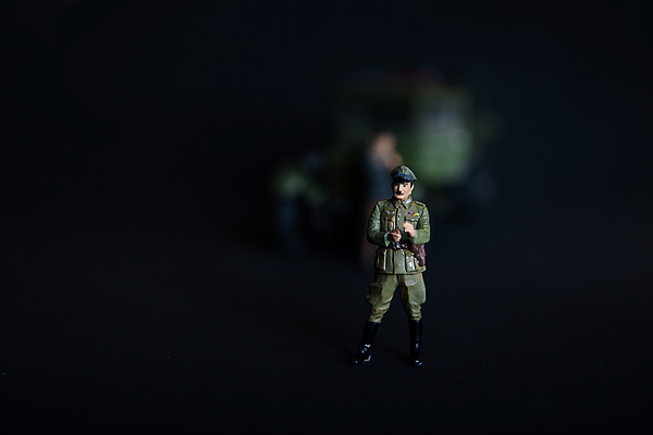 포토 JPG 해외이미지 모델 영어 남자 무기 유니폼 놀이 사람없음 초록색 세계 장난감 숫자 검은색 어둠 미니어처 총 게임 던지기 닫기 헬멧 작음 공격 눈금 군용 싸움 전쟁 육군 병정 수류탄 전쟁터 고립 옛날 해외202008 해외포토 문자 옷 컬러 모션 군대 사람 모형 보호장비 크기 파일형식