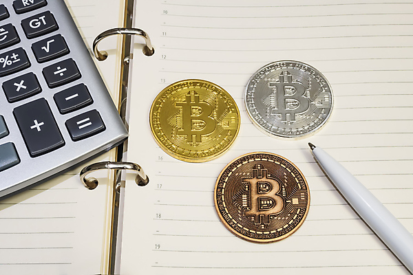 포토 JPG 해외이미지 백그라운드 컨셉 돈 인터넷 비즈니스 사람없음 금융 경제 글로벌 금속 디지털 동전 웹 저축 계산기 성장 그물 네트워크 시장 재산 황금 구매 발굴 심볼 사인 무역 투자 상업 전자 토막 전자상거래 수입 가상 해외202008 해외포토 산업 재질 문구용품 쇼핑 장비 파일형식