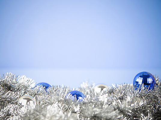 포토 JPG 해외이미지 디자인 계절 행복 리본 크리스마스장식 크리스마스 공 유리 휴가 새로움 기념 사람없음 장식 파란색 빛 우주 축제 화환 공백 활발 회색 장식볼 흰색 축하 인사 신용카드 화려 우아함 은색 12월 연도 오브젝트 활 보케 엽서 구성 노엘 여의주 카피스페이스 해외202008 해외포토 기념일 꽃 감정 컬러 컨셉 재질 금융 예절 날짜 편지 파일형식