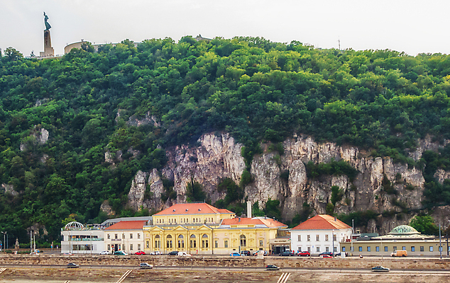 포토 JPG 해외이미지 건물 컬러풀 스파 목욕 중세 약초 옥상 부다페스트 인기 해외202008 해외포토 건축물 컬러 청결 풀_식물 역사 헝가리 파일형식