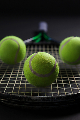 포토 JPG 해외이미지 검은배경 사람없음 테니스라켓 테니스공 해외202008 해외포토 백그라운드 공 검은색 테니스 라켓 테니스용품 파일형식