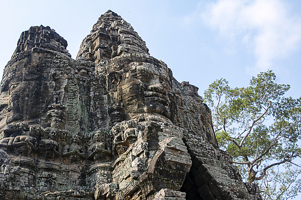 포토 JPG 해외이미지 도로 얼굴 함께함 사찰 메인 A 목각 좋음 해외202008 해외포토 알파벳 길 컨셉 종교건축 교통시설 신체부위 파일형식