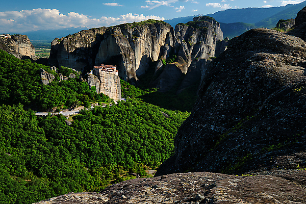 포토 JPG 해외이미지 함께함 풍경 여행객 일몰 그리스 수도원 그리스인 메테오라 해외202008 해외포토 서양인 유럽 컨셉 사람 노을 세계문화유산 파일형식