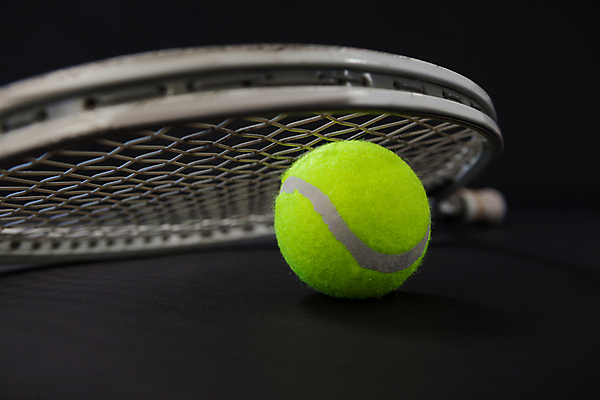 포토 JPG 해외이미지 검은배경 사람없음 테니스라켓 테니스공 해외202008 해외포토 백그라운드 공 검은색 테니스 라켓 테니스용품 파일형식