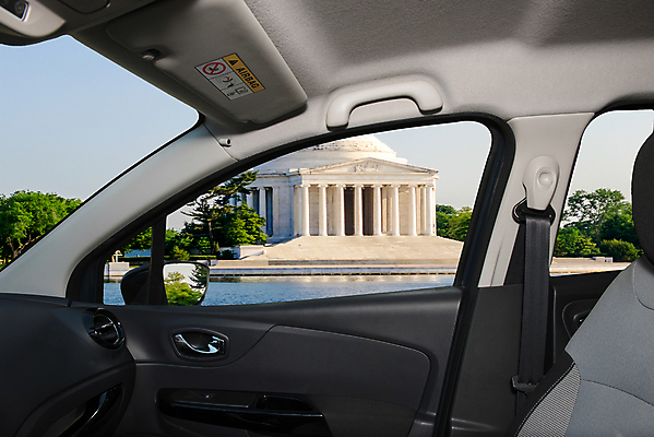 포토 JPG 해외이미지 응시 창문 자동차 함께함 A 해외202008 해외포토 알파벳 시선 육상교통 컨셉 파일형식