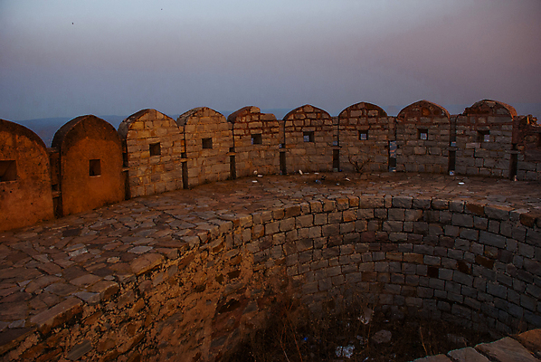 포토 JPG 해외이미지 분홍색 도시 성 인도인 해외202008 해외포토 외국인 건축물 컬러 동양인 파일형식