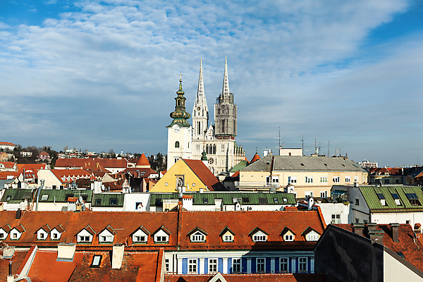 포토 JPG 해외이미지 지붕 빨간색 성당 2월 자그레브 해외202008 해외포토 컬러 종교건축 날짜 파일형식