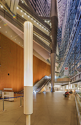 포토 JPG 해외이미지 유리 실내 3 건물 4 도쿄 건축가 A 포럼 해외202008 해외포토 직업 건축물 알파벳 재질 내부 숫자 일본 토론 파일형식