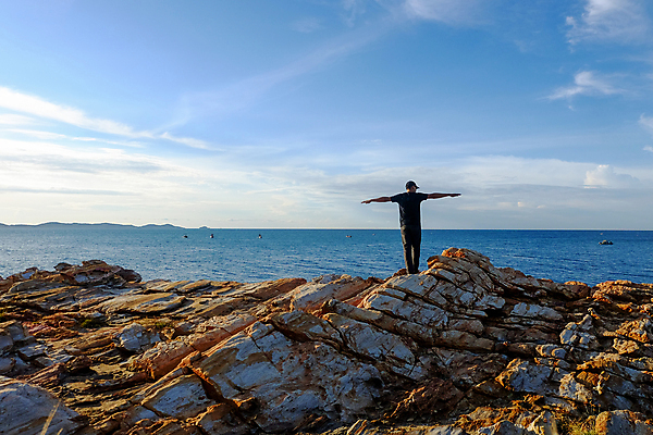 포토 JPG 해외이미지 남자 무기 바다 A 해외202008 해외포토 알파벳 사람 파일형식