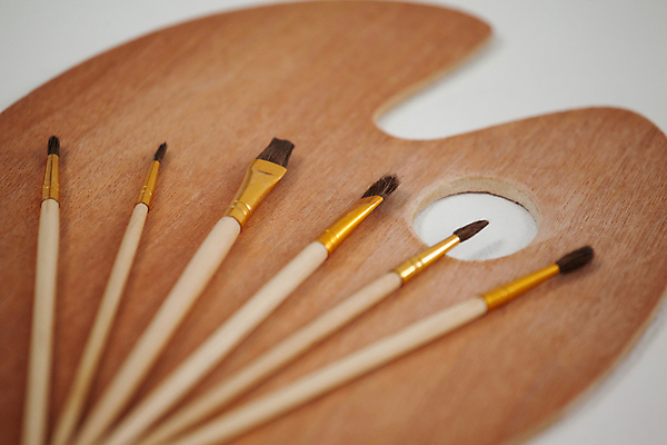 포토 JPG 해외이미지 탁자 사람없음 목재 미술도구 붓 팔레트 해외202008 해외포토 나무 가구 재료 오브젝트 파일형식