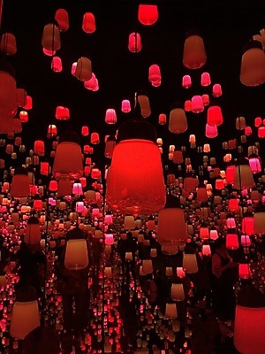 포토 JPG 해외이미지 함께함 미술 공연 방 램프 가득함 A 해외202008 해외포토 알파벳 컨셉 문화예술 조명 이벤트 파일형식