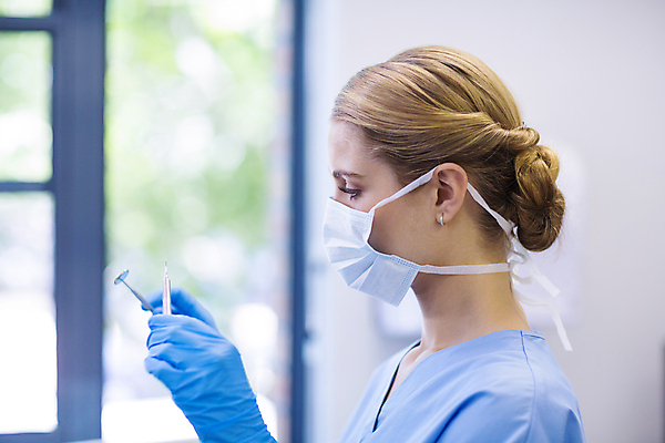 포토 JPG 해외이미지 여자 치과 병원 한명 상반신 성인 간호사 도구 잡기 치과진료 성인여자한명만 해외202008 해외포토 1 의학 모션 사람 진료 의료진 여자한명만 성인여자만 파일형식