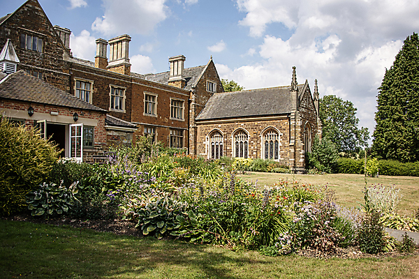 포토 JPG 해외이미지 가족 주택 A 7월 수녀원 해외202008 해외포토 알파벳 관계 건물 날짜 파일형식