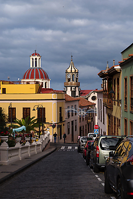 포토 JPG 해외이미지 거리 주택 함께함 교회 중세 타운 로스앤젤레스 식민지 옛날 스타일 해외202008 해외포토 컨셉 종교건축 건물 미국 도시 역사 파일형식
