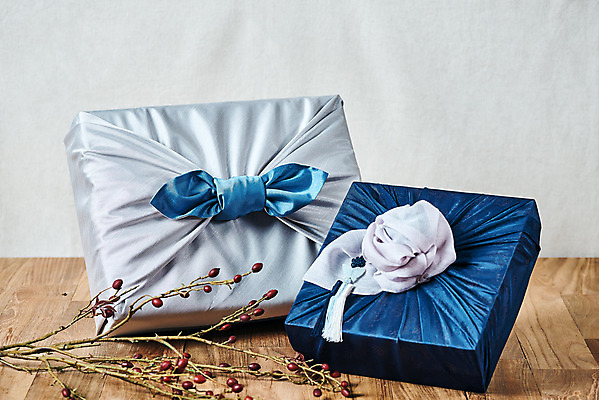 포토 JPG 스튜디오촬영 전통 명절 문화 실내 선물 사람없음 선물상자 컬러풀 설날 추석 나뭇가지 보자기 오브젝트 보따리 선물세트 추석선물 국내포토 나무 기념일 컬러 내부 상자 파일형식 천_직물 명절선물