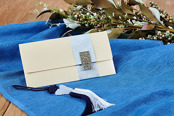 포토 JPG 스튜디오촬영 전통 명절 문화 나뭇잎 봉투 실내 사람없음 컬러풀 설날 추석 오브젝트 노리개 상품권 국내포토 기념일 컬러 잎 전통소품 내부 파일형식