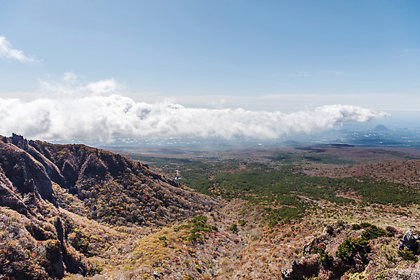 포토 JPG 주간 구름 여행 단풍 자연 하늘 단풍나무 한국 풍경 사람없음 야외 관광지 제주도 가을 숲 오름 한라산 국내여행 제주도여행 영실탐방로 오백나한 국내포토 자연요소 나무 계절 아시아 잎 불교 산 생태계 파일형식 탐방로