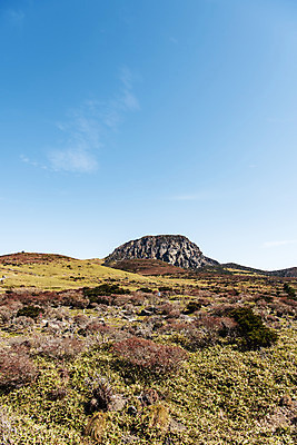 포토 JPG 주간 구름 여행 자연 하늘 한국 풍경 사람없음 야외 관광지 제주도 가을 한라산 국내여행 백록담 제주도여행 영실탐방로 국내포토 자연요소 계절 아시아 호수 산 생태계 파일형식 탐방로