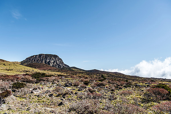 포토 JPG 주간 구름 여행 자연 하늘 한국 풍경 사람없음 야외 관광지 제주도 가을 등산로 한라산 국내여행 백록담 제주도여행 영실탐방로 국내포토 자연요소 계절 아시아 호수 산 등산 생태계 파일형식 탐방로