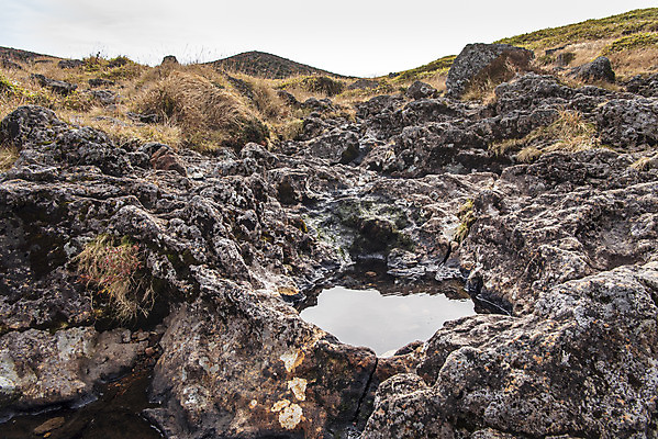 포토 JPG 주간 여행 자연 하늘 한국 풍경 사람없음 야외 관광지 제주도 가을 습지 오름 웅덩이 한라산 국내여행 제주도여행 어리목탐방로 국내포토 자연요소 계절 아시아 산 생태계 파일형식 탐방로