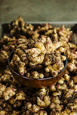 포토 JPG 주간 한국 사람없음 야외 전라북도 특산물 생강 나무그릇 봉동생강 국내포토 자연요소 그릇 아시아 채소 목재 전라도 파일형식