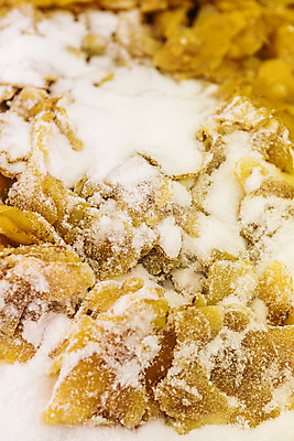 포토 JPG 주간 건조 한국 사람없음 야외 설탕 전라북도 특산물 생강 편강 봉동생강 국내포토 자연요소 아시아 채소 전라도 파일형식