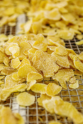 포토 JPG 주간 건조 한국 사람없음 야외 전라북도 특산물 생강 편강 봉동생강 국내포토 자연요소 아시아 채소 전라도 파일형식