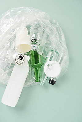 포토 JPG 스튜디오촬영 유리병 실내 사람없음 하이앵글 재활용 캔 병 쓰레기 플라스틱 분리수거 페트병 자원 비닐 회복 플랫레이 초록배경 국내포토 식기 뷰포인트 백그라운드 컨셉 재질 병_용기 내부 초록색 플랫 친환경 병_담는 파일형식