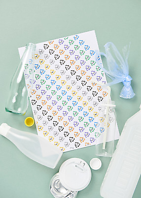 포토 JPG 스튜디오촬영 유리병 실내 사람없음 하이앵글 재활용 쓰레기 플라스틱 분리수거 페트병 자원 비닐 회복 플랫레이 초록배경 국내포토 뷰포인트 백그라운드 컨셉 재질 병_용기 내부 초록색 플랫 친환경 병_담는 파일형식