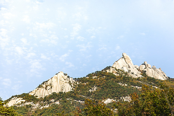 포토 JPG 주간 구름 단풍 낙엽 자연 하늘 단풍나무 산 풍경 사람없음 야외 가을 돌_바위 바위 북한산 둘레길 국내포토 자연요소 나무 계절 길 잎 생태계 파일형식 고양