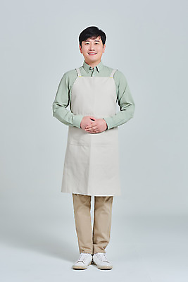 포토 JPG 스튜디오촬영 전신 남자 비즈니스 회색배경 실내 한명 서기 성인 앞모습 30대 앞치마 카페 한국인 상인 서비스 자영업 장사 매출 성인남자한명만 소상공인 국내포토 직업 1 뷰포인트 백그라운드 모션 사람 동양인 내부 장년 경제 상점 회색 상업 남자한명만 성인남자만 파일형식