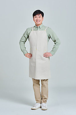 포토 JPG 스튜디오촬영 전신 남자 허리손 비즈니스 회색배경 실내 한명 서기 미소 성인 앞모습 30대 앞치마 카페 한국인 상인 서비스 자영업 장사 매출 성인남자한명만 소상공인 국내포토 직업 1 뷰포인트 포즈 백그라운드 모션 표정 사람 동양인 내부 장년 경제 상점 회색 상업 남자한명만 성인남자만 파일형식