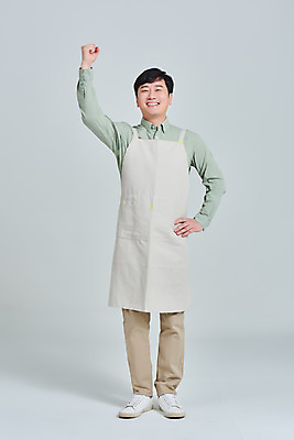 포토 JPG 스튜디오촬영 전신 남자 비즈니스 응원 회색배경 실내 한명 서기 성인 앞모습 30대 파이팅 앞치마 카페 한국인 상인 서비스 자영업 장사 매출 성인남자한명만 소상공인 국내포토 직업 1 뷰포인트 백그라운드 모션 사람 동양인 내부 장년 경제 상점 회색 상업 남자한명만 성인남자만 파일형식