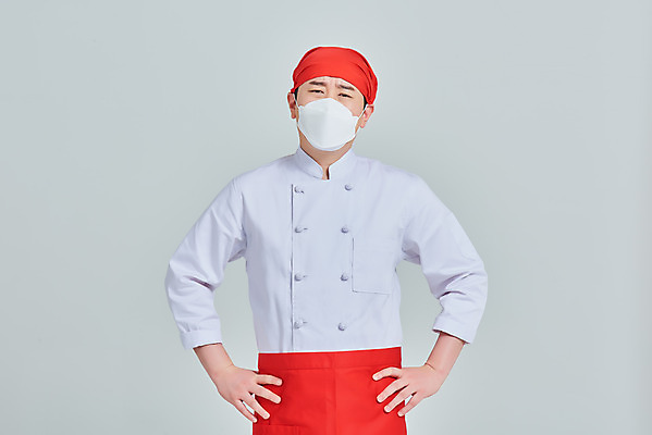 포토 JPG 스튜디오촬영 남자 허리손 비즈니스 회색배경 실내 두건 마스크 한명 서기 상반신 성인 앞모습 30대 식당 주방장 앞치마 한국인 찡그림 상인 사회이슈 서비스 자영업 장사 매출 성인남자한명만 소상공인 국내포토 직업 1 뷰포인트 포즈 백그라운드 컨셉 모션 표정 사람 동양인 내부 장년 경제 상점 요리사 회색 상업 남자한명만 성인남자만 파일형식