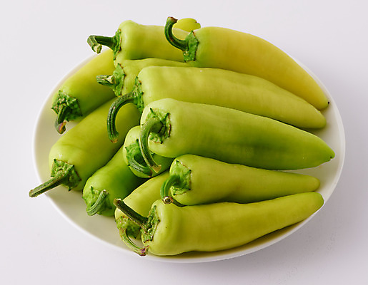 포토 JPG 스튜디오촬영 그릇 접시 채소 식재료 고추 실내 사람없음 초록색 신선 흰배경 유기농 당조고추 국내포토 식기 웰빙 컬러 백그라운드 내부 흰색 파일형식