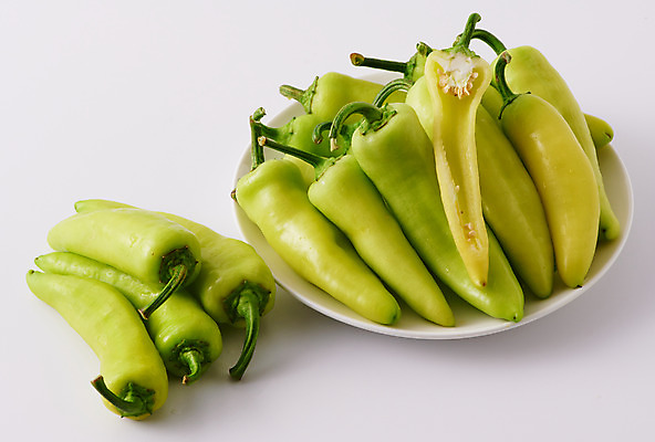 포토 JPG 스튜디오촬영 그릇 접시 채소 식재료 고추 실내 사람없음 초록색 신선 흰배경 유기농 당조고추 국내포토 식기 웰빙 컬러 백그라운드 내부 흰색 파일형식