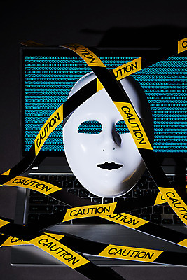 포토 JPG 스튜디오촬영 인터넷 비즈니스 실내 가면 사람없음 금융 노트북 전자제품 컴퓨터 정보 암호 사이버 온라인 해킹 해커 불법 사이버범죄 정보보호 국내포토 내부 경제 범죄 보호 파일형식