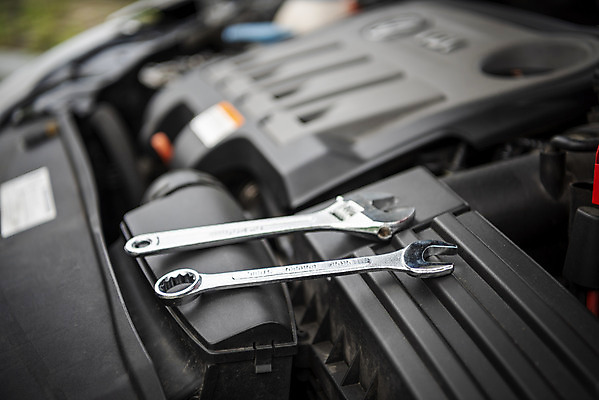 포토 JPG 주간 자동차 근접촬영 사람없음 야외 아웃포커스 도구 공구 엔진 보닛 자동차정비 정비소 경정비 국내포토 자연요소 육상교통 뷰포인트 촬영기법 수리 파일형식