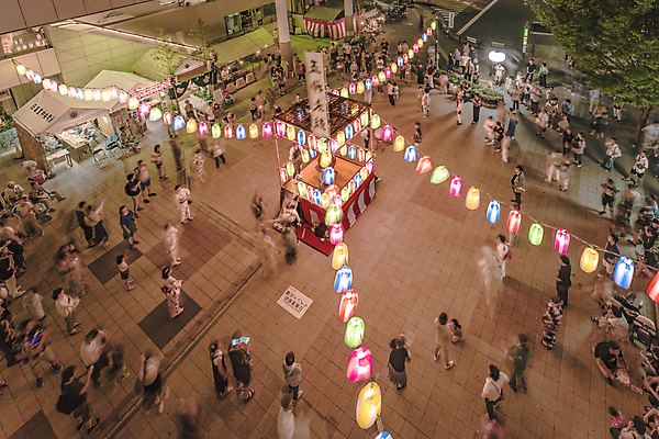 포토 JPG 해외이미지 구름 시계 비즈니스 건축양식 자동차 하늘 부동산 풍경 이벤트 사람없음 건물 세로 여름 도시풍경 탑 일본 고층빌딩 도시 도쿄 통로 정사각형 택시 타운 8월 7월 조감도 해외202009 해외포토 자연요소 도형 건축물 계절 건축 아시아 육상교통 승용차 빌딩 날짜 재산 파일형식