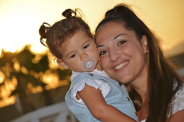 포토 JPG 해외이미지 백인 손 여자 행복 어린이 신체 가족 엄마 새로움 건강 사랑 사람 성인 두명 부모 희망 침묵 임신 터치 육아 흰색 아기 잡기 기다림 팔 돌봄 해외202009 해외포토 서양인 감정 컬러 컨셉 관계 모션 신체부위 소리 파일형식