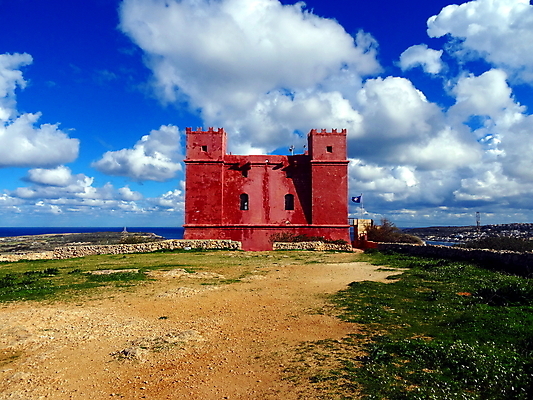 포토 JPG 해외이미지 구름 벽 건축양식 초원 사람없음 건물 빨간색 초록색 탑 흙 궁전 성 중세 몰타섬 해외202009 흩어짐 해외포토 자연요소 건축물 건축 컬러 섬 컨셉 고건축 역사 몰타 파일형식