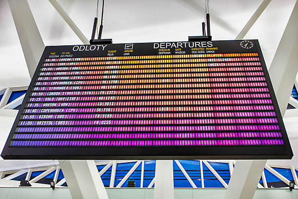 포토 JPG 해외이미지 무료이미지 의자 창문 비행기 사람없음 내부 스크린 모니터 시간 공항 항공 폴란드 바르샤바 해외202009 해외202105 해외포토 유럽 가구 항공교통 교통시설 대중교통 컴퓨터 파일형식 무료콘텐츠