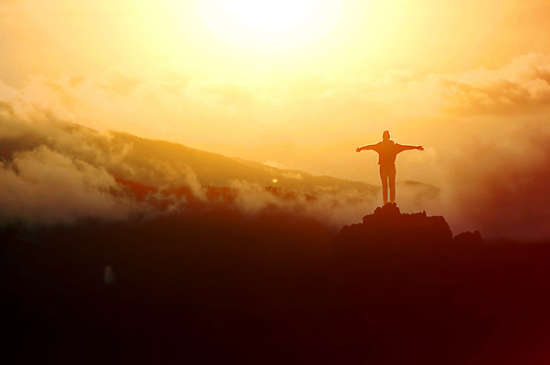 포토 JPG 해외이미지 구름 커플 여자 남자 종교 스포츠 여행 자국 자연 하늘 휴식 산 한명 풍경 운동 숫자 여행객 걷기 어둠 힘 산책 트래킹 꿈 하이킹 자유 탐험 안개 가을 바위 소나무 숲 오르기 열정 먼지 공상 신앙심 절정 해외202009 해외포토 자연요소 나무 문자 1 계절 감정 컨셉 관계 모션 레저 날씨 건강 사람 돌_바위 생태계 파일형식