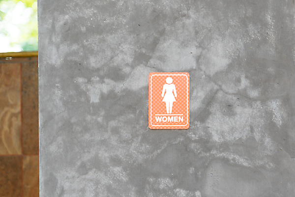 포토 JPG 해외이미지 무료이미지 아이콘 디자인 여자 남자 백그라운드 사람 사람없음 라벨 문 방 욕실 정보 흰색 심볼 사인 시작 화장실 성별 일반 서명 변기통 해외202009 해외202105 해외포토 컬러 프레임 파일형식 무료콘텐츠