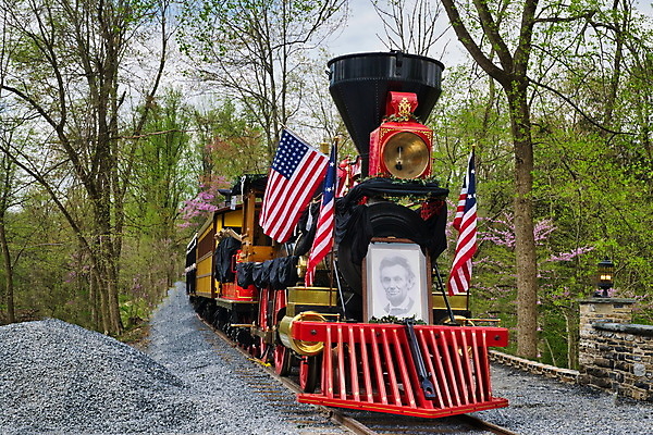 포토 JPG 해외이미지 외관 교통시설 자동차 안테나 경비 사람없음 기차 죽음 역사 수증기 문서 과거 엔진 장례 대통령 드론 세기 조감도 해외202009 해외포토 육상교통 교통 컨셉 통신 모션 대중교통 안전 보호 시설 파일형식